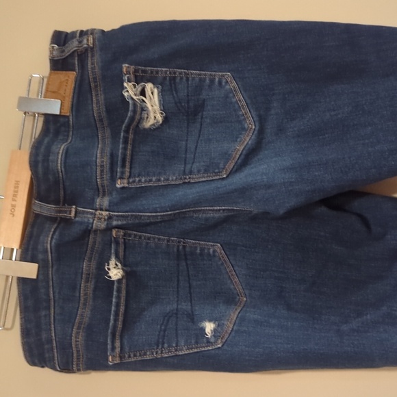 Lightly worn high waisted Size 10 AE stretch jeggings with distressed detail. - Picture 4 of 4